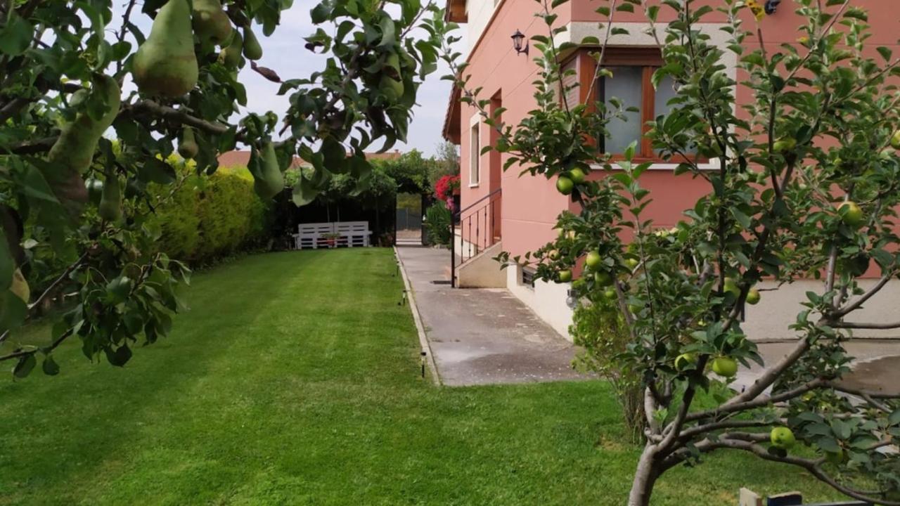 Maison d'hôtes Cuarenta Y Ocho Luces à Burgo Extérieur photo